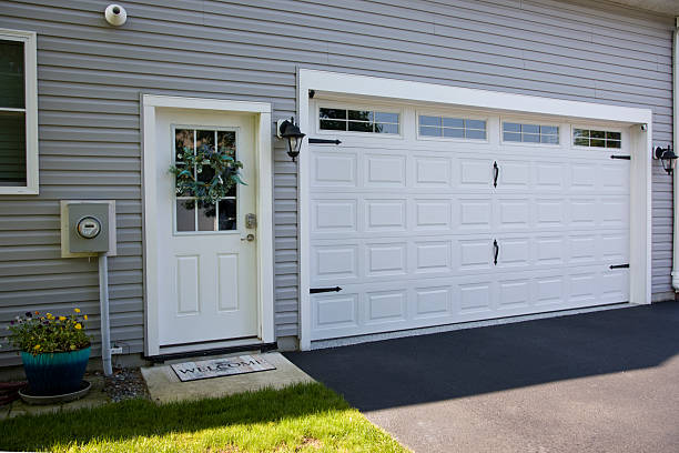 24/7 Emergency Garage Door Panel Replacement experts in Monroe County County, AL